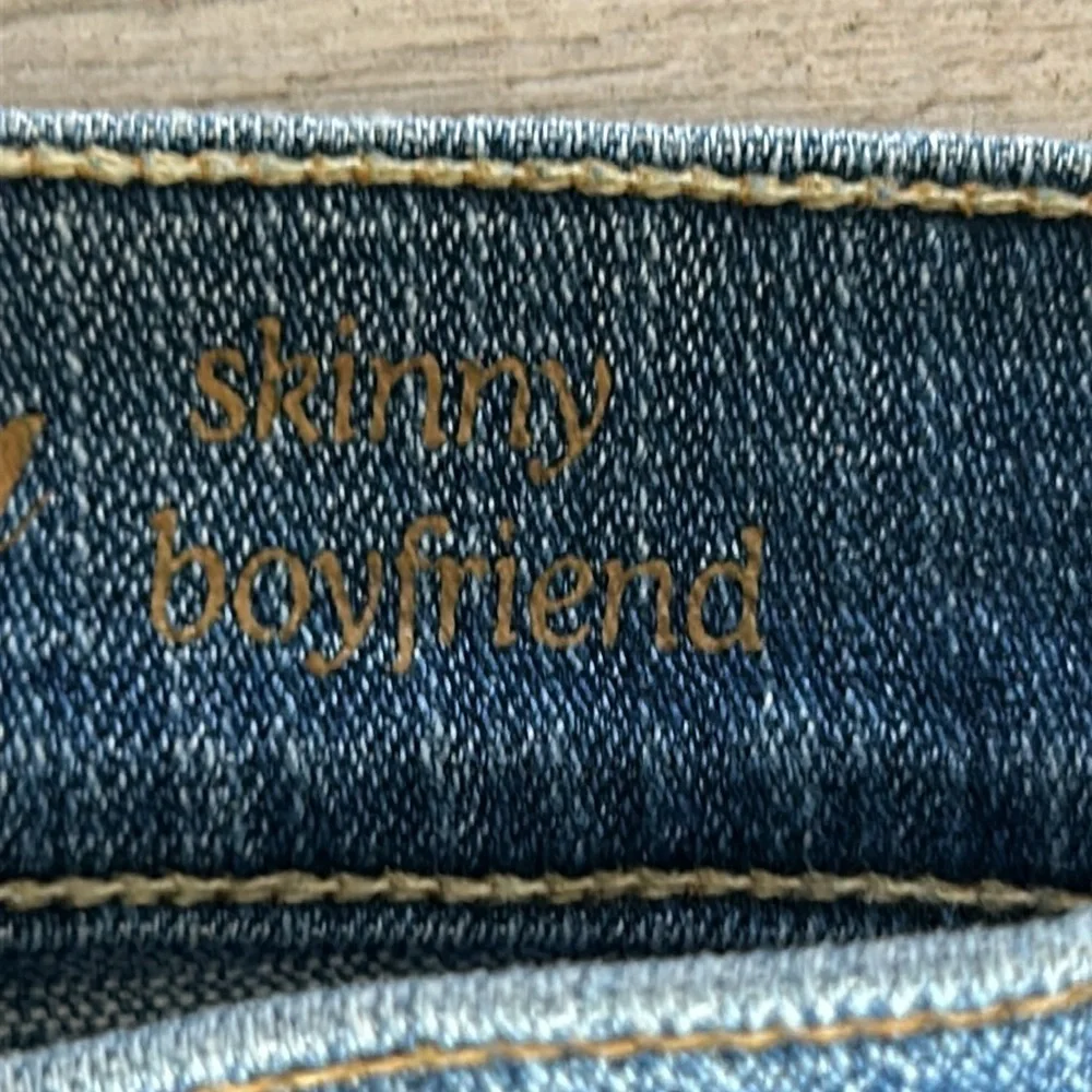 7FAMK josefina skinny boyfriend jeans size 25 distressed